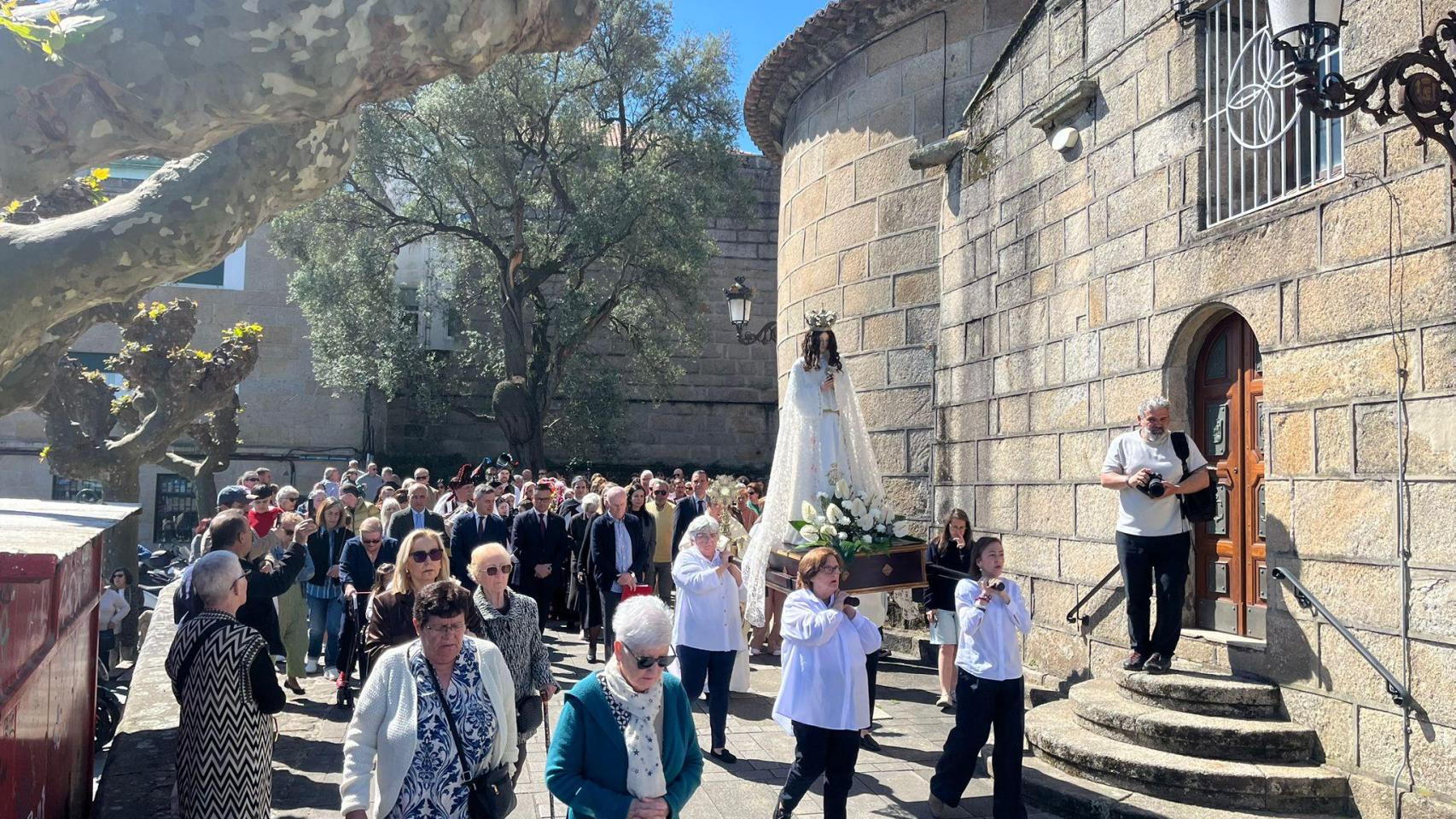 Vigo despide la Semana Santa con la Procesión del Encuentro en Bouzas