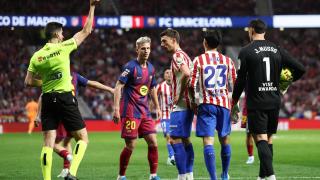 Mateo Busquets Ferrer expulsa a Nico González.
