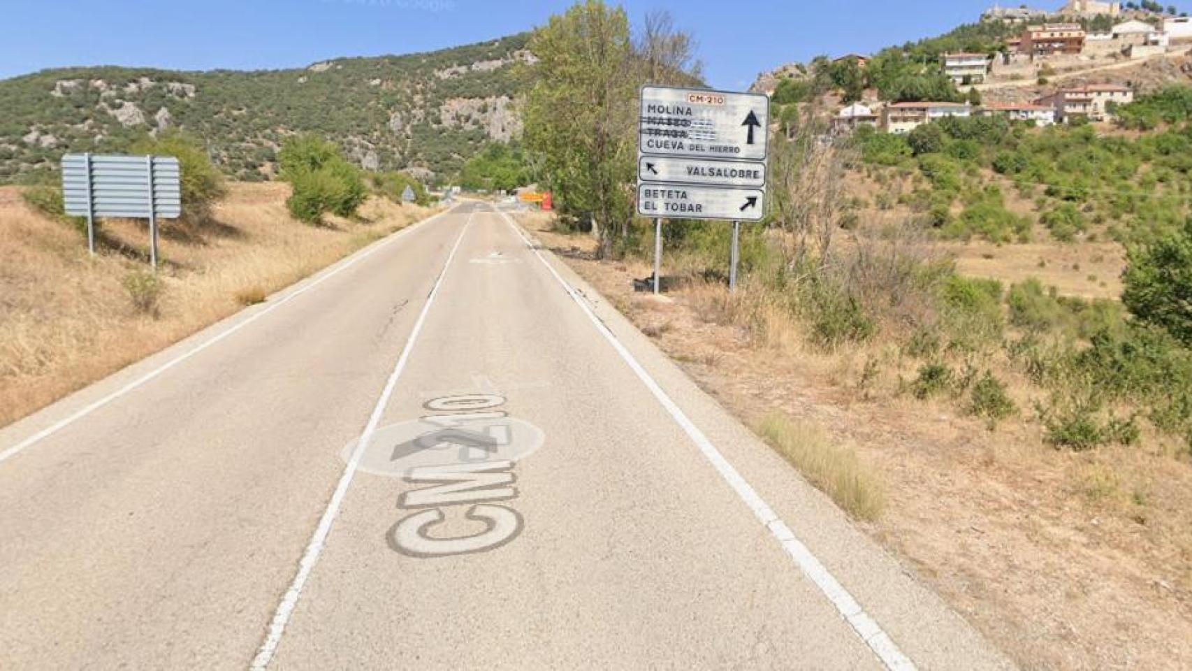 Carretera CM-210.