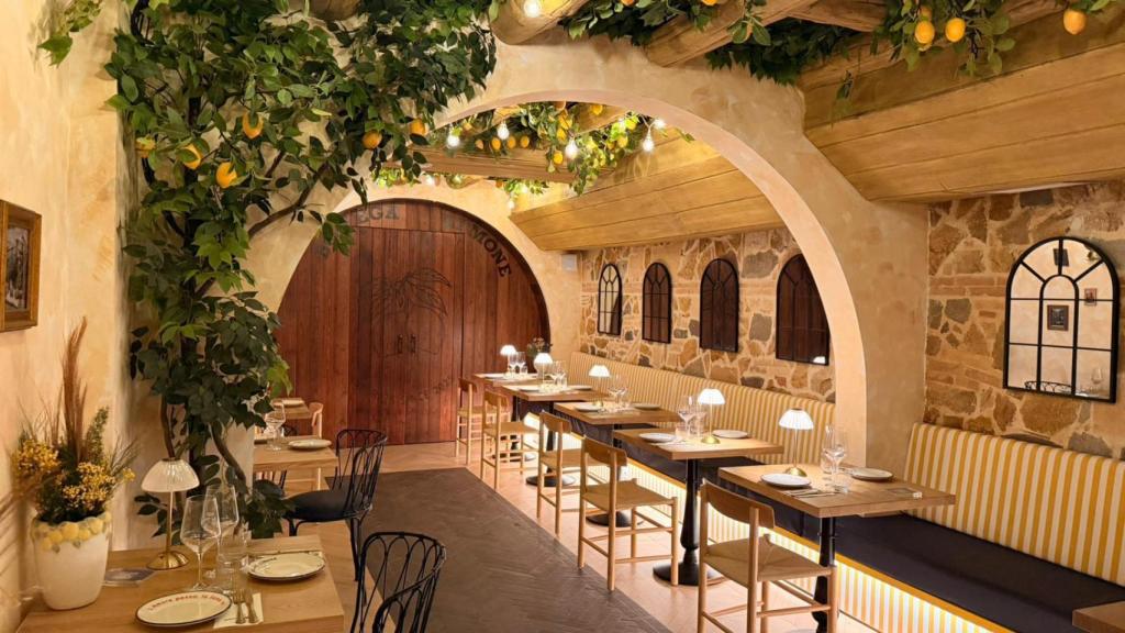 El 'giardino', una de las salas más espectaculares del restaurante Nonna Limone. EE
