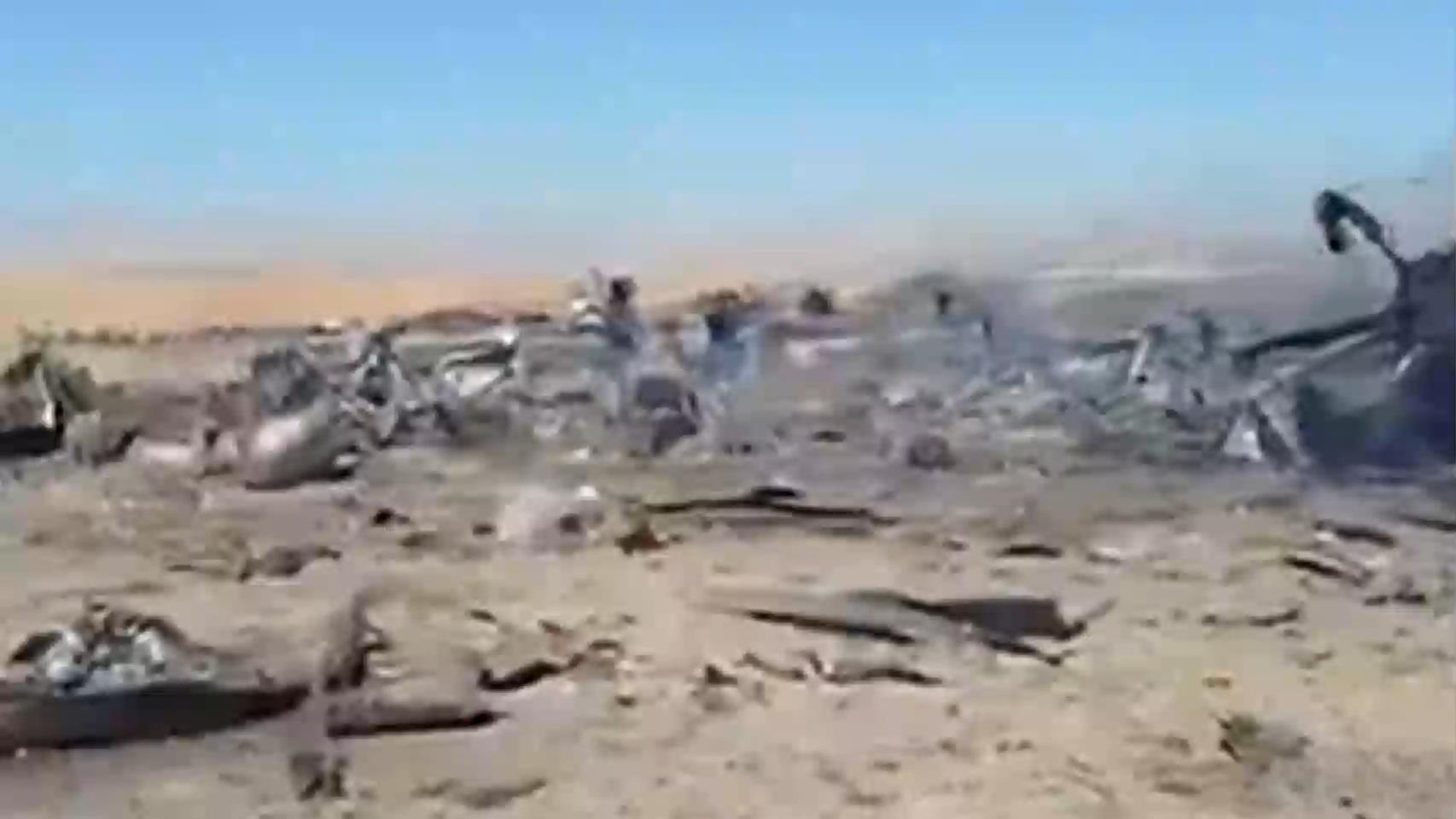 Los restos de los aviones de rescate destruidos por EEUU esparcidos en la región de Isfahán