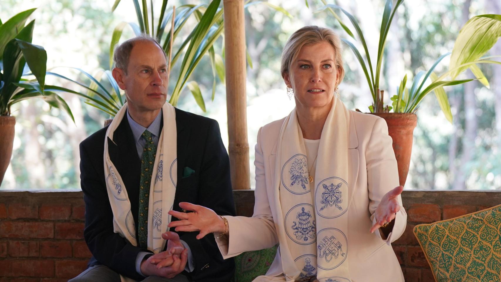 El príncipe Eduardo y su esposa, Sofía, en una imagen captada en 2025 en Kathmandu.