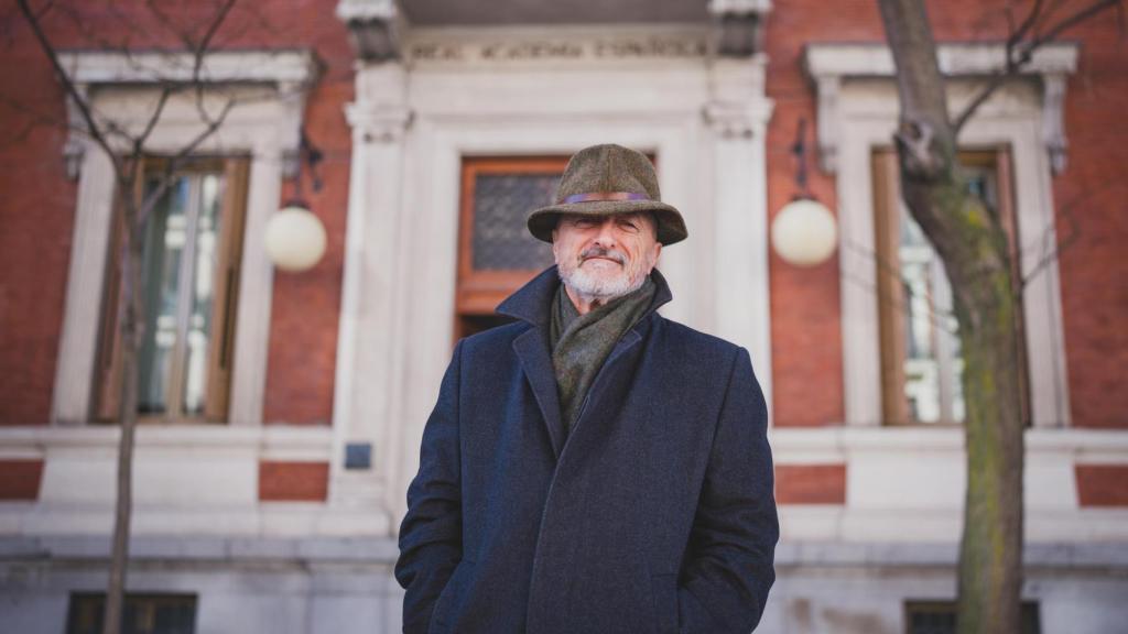 Pérez-Reverte publicará próximamente sus crónicas de corresponsal de guerra.