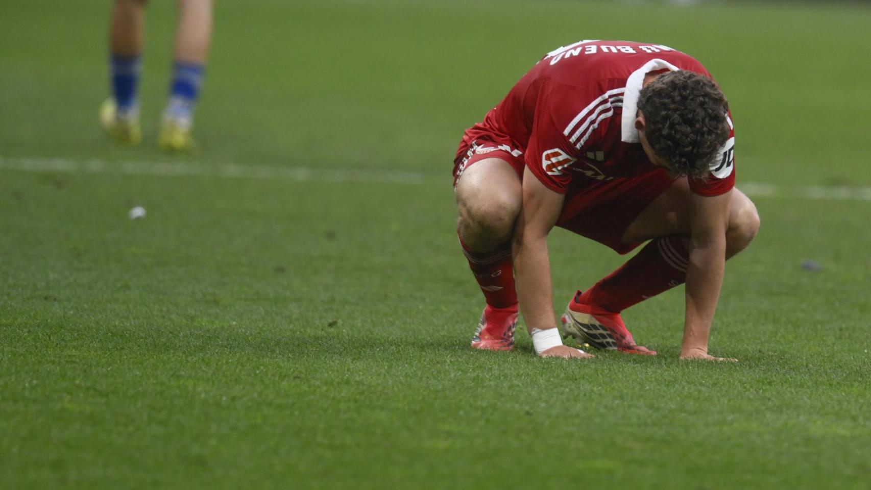 Manu Bueno durante el partido Sevilla - Oviedo