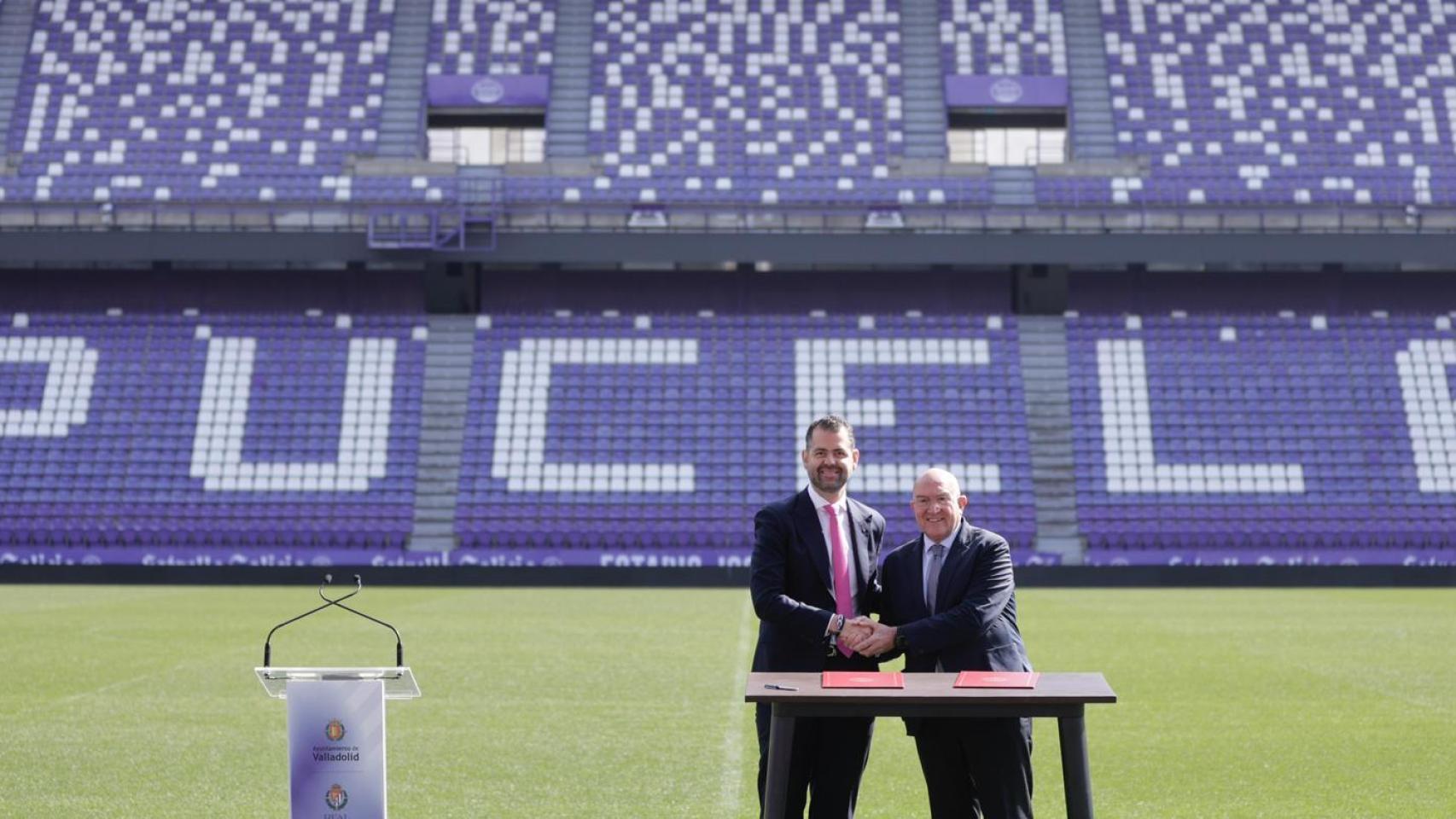 Ayuntamiento y Real Valladolid en la presentación del nuevo protocolo.