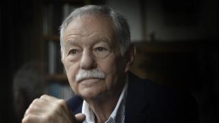 Eduardo Mendoza sigue dándonos felicidad con su jocosa y caótica visión del mundo en su nueva novela