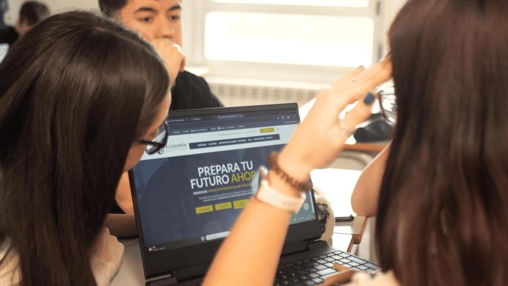 Cada vez más estudiantes en España deciden no esperar al mes de septiembre para comenzar o solicitar su formación