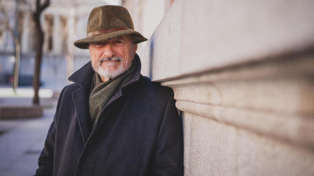 Pérez-Reverte publicará próximamente Enviado especial, sus crónicas como corresponsal de guerra.