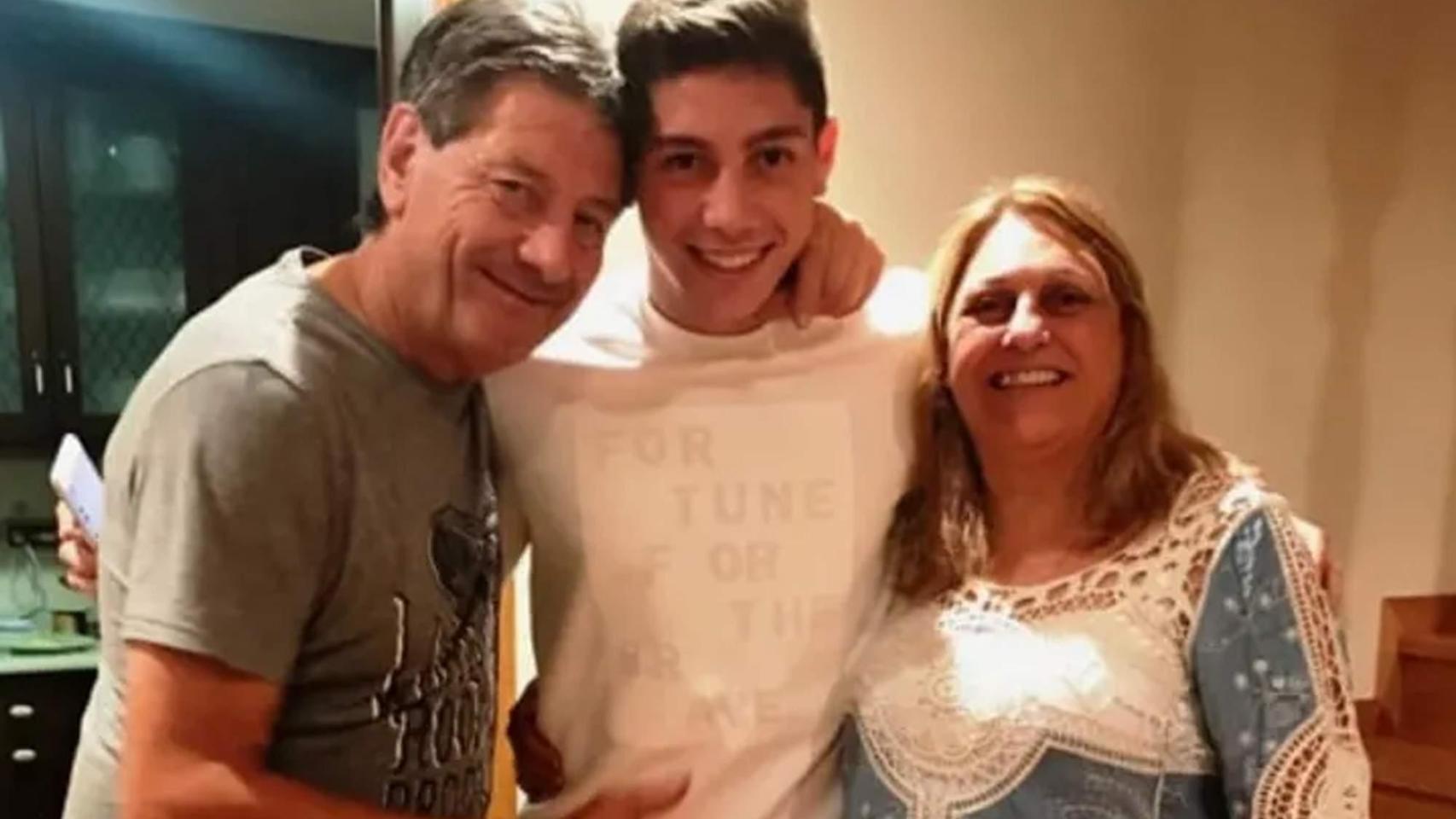 Fede Valverde, junto a su padre Julio.