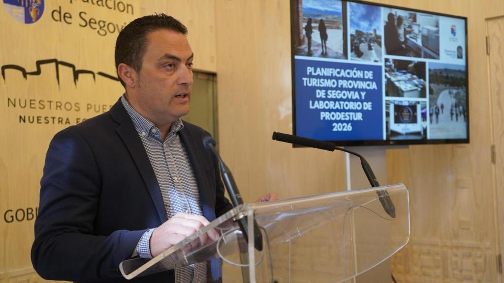 El diputado Javier Figueredo explica la planificación turística de Prodestur, dependiente de la Diputación de Segovia, para este 2026