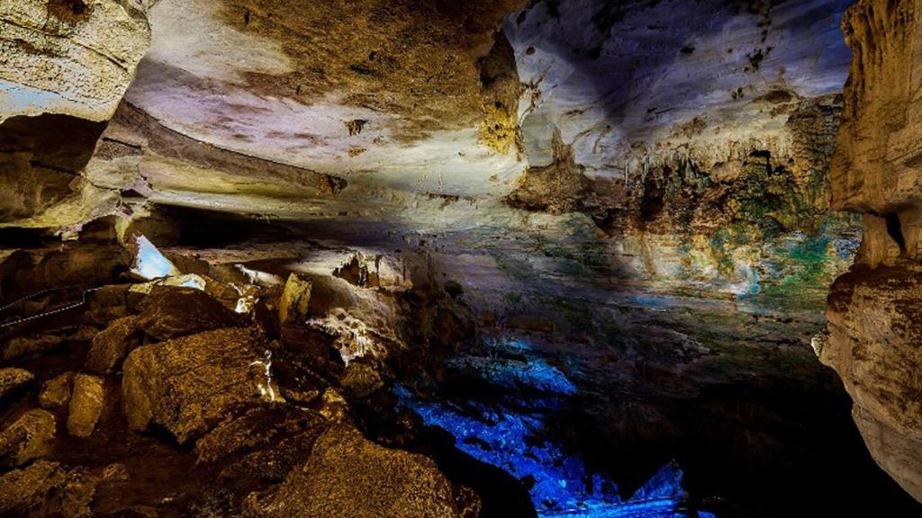 La cueva Patrimonio de la Humanidad que prohíbe la entrada al público y guarda bacterias resistentes a antibióticos