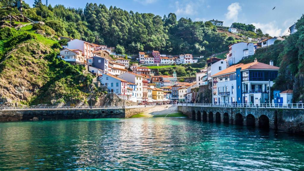 Este pueblo de pescadores te transporta a la mismísima Toscana
