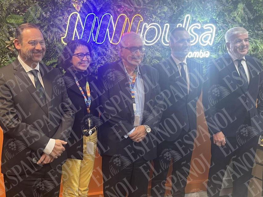 José Luis Ábalos, su hijo Víctor, y José López Jaraba, en la reunión en Innpulsa Colombia
