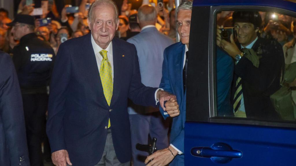 El emérito Juan Carlos, durante su reciente viaje a Sevilla, a la Maestranza.