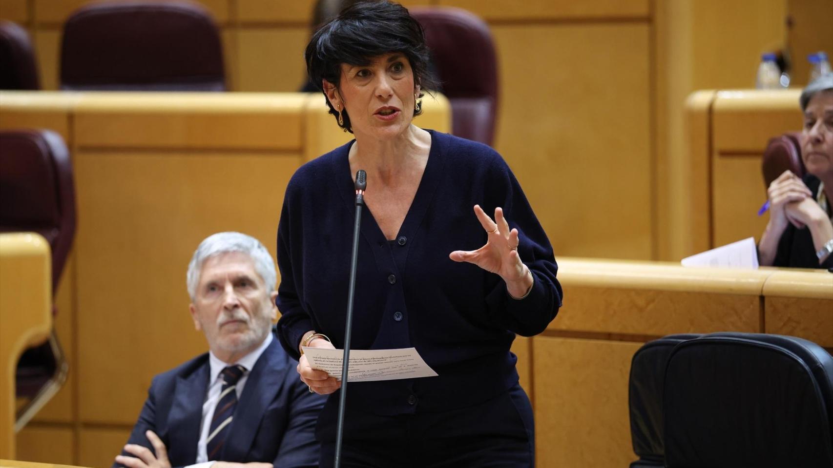 La ministra de Inclusión, Seguridad Social y Migraciones, Elma Saiz, durante una sesión plenaria en el Senado.
