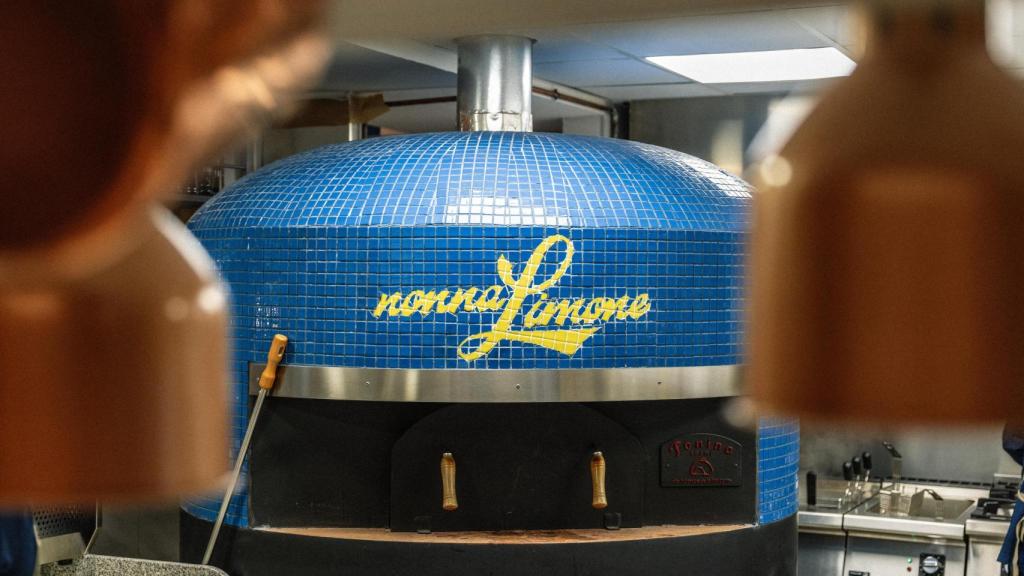 El horno de piedra de Nonna Limone. EE