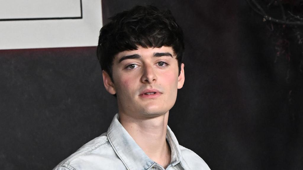 Noah Schnapp en un photocall en Hollywood, en 2025.