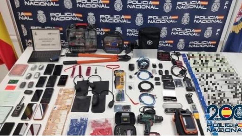 Imagen de materiales intervenidos por la Policía Nacional.