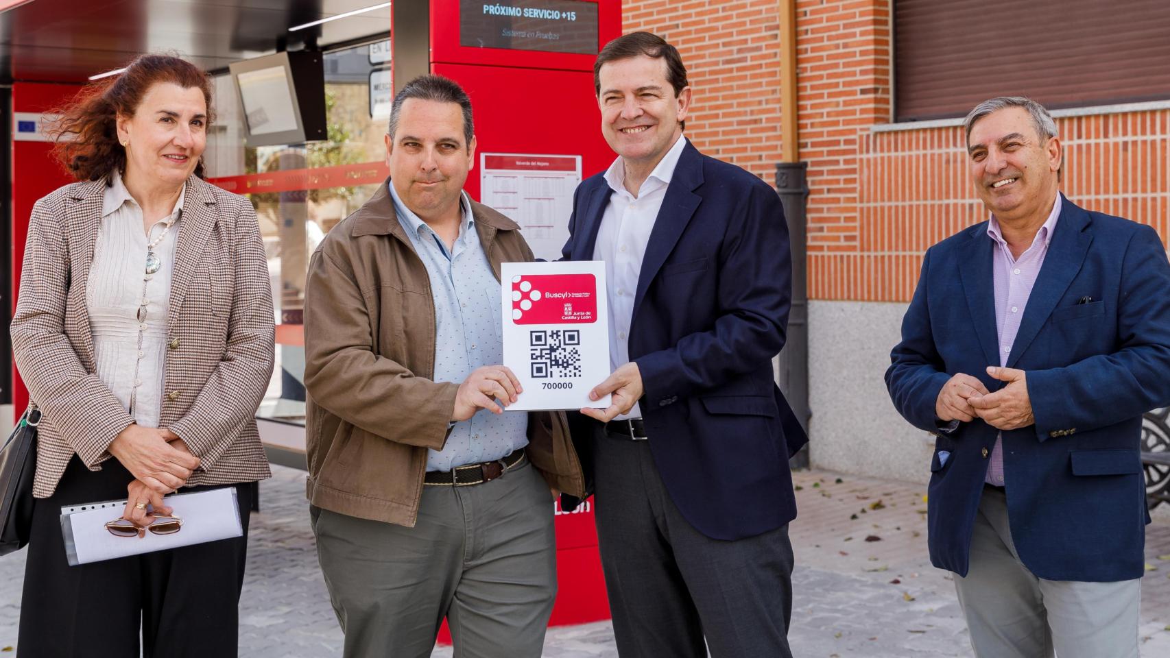El presidente de la Junta de Castilla y León, Alfonso Fernández Mañueco, participa en el acto conmemorativo del modelo del transporte de viajeros 'Buscyl'
