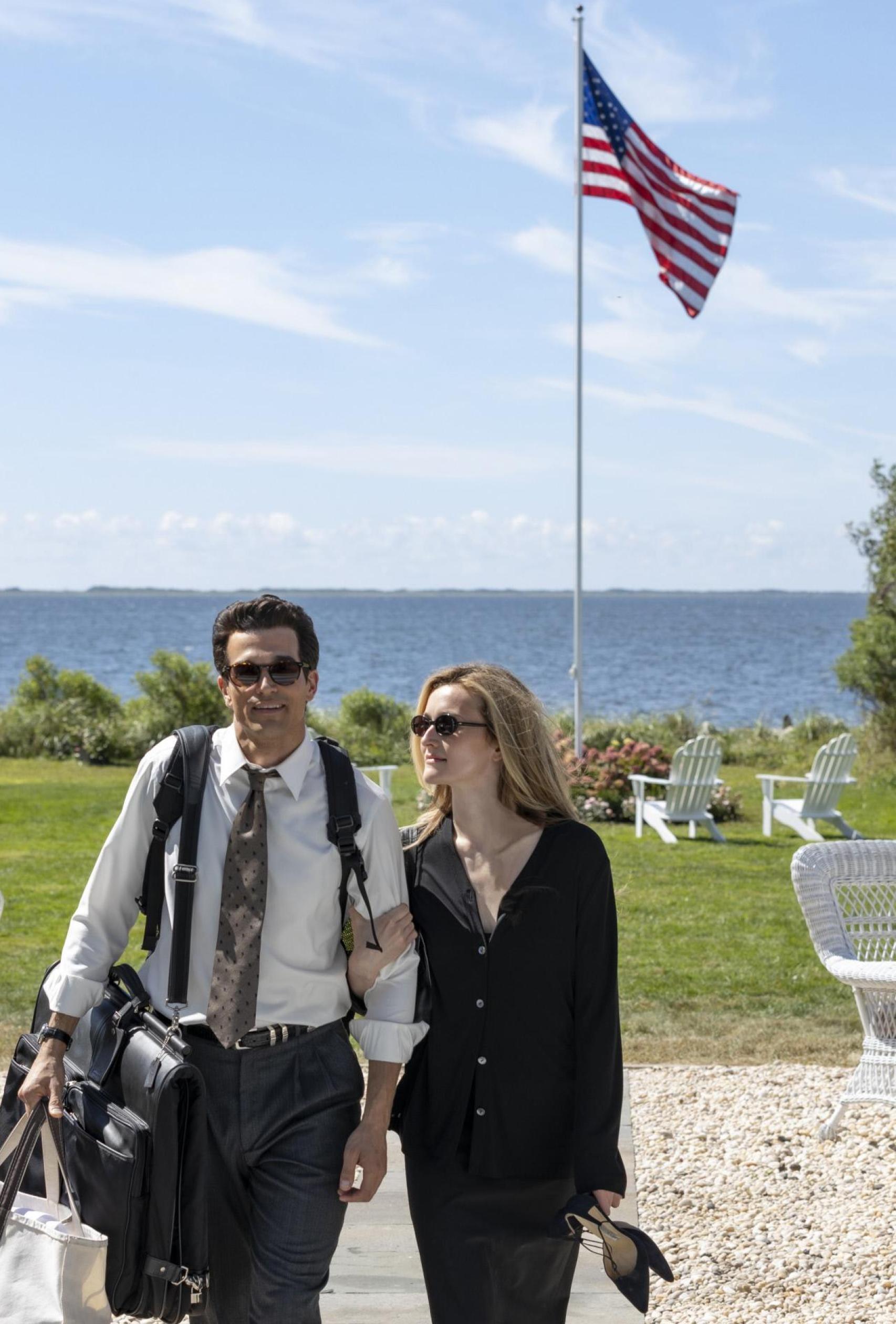 John F. Kennedy Jr. y Carolyn Bessette en la serie 'Love Story'.