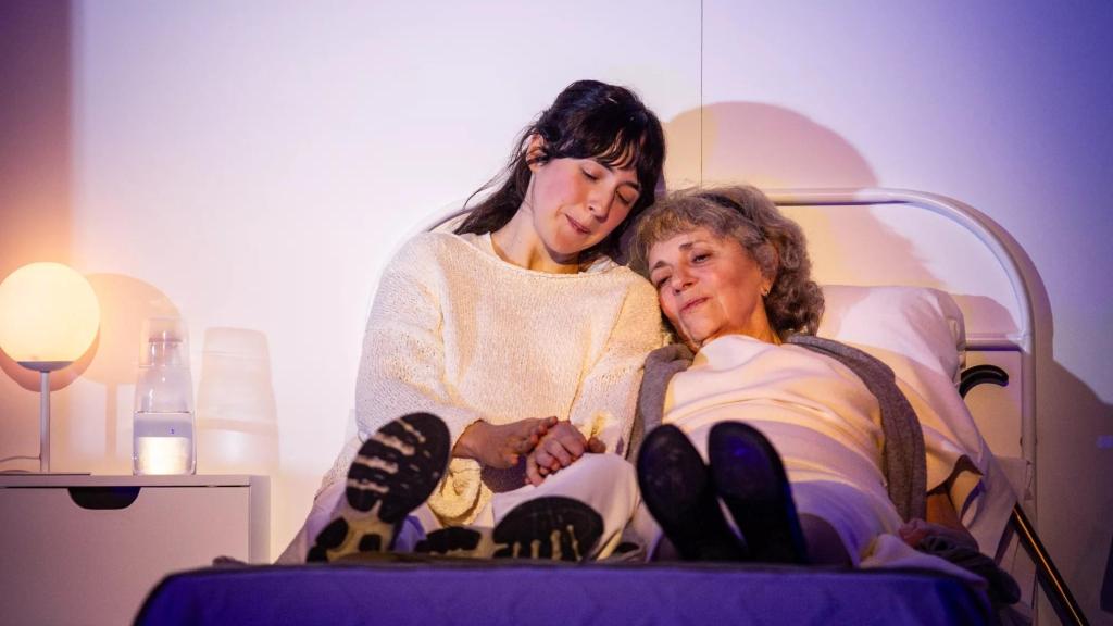 Gloria Muñoz y Macarena Sanz en 'Las gratitudes'. Foto: Elena C. Graiño