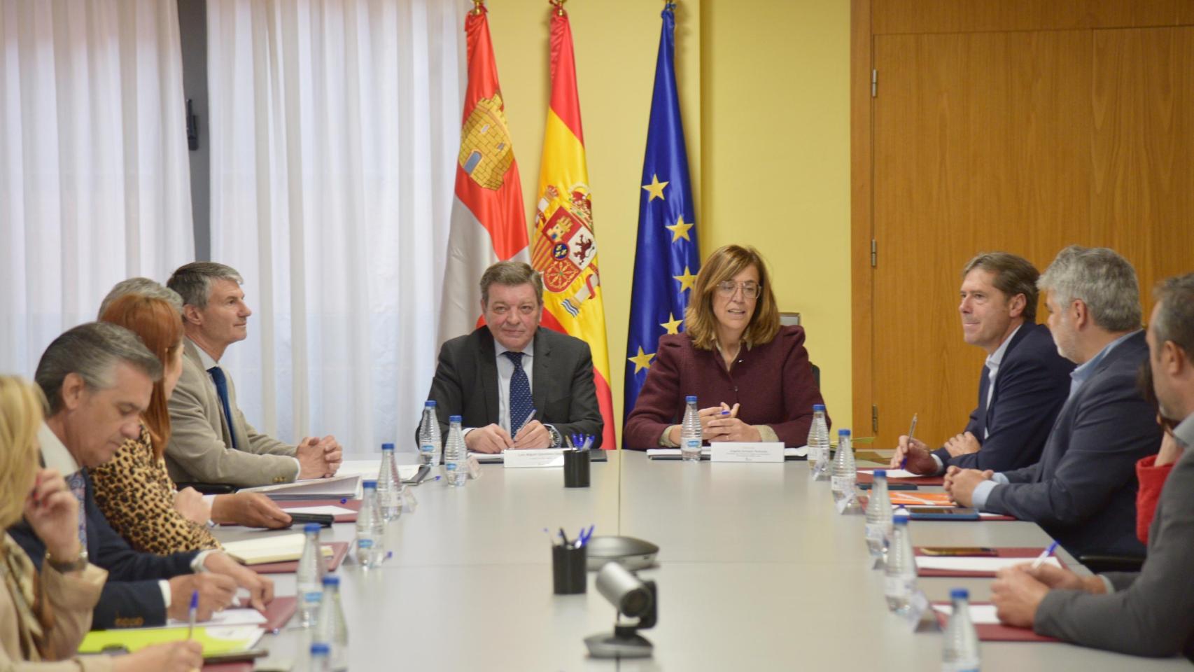La Junta y la Federación Regional de Municipios y Provincias coordinan a las entidades locales para disfrutar con seguridad del eclipse total del 12 de agosto