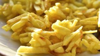Unas patatas fritas.