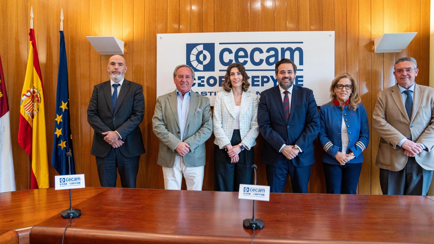 Reunión de Paco Núñez con los responsables de Cecam.
