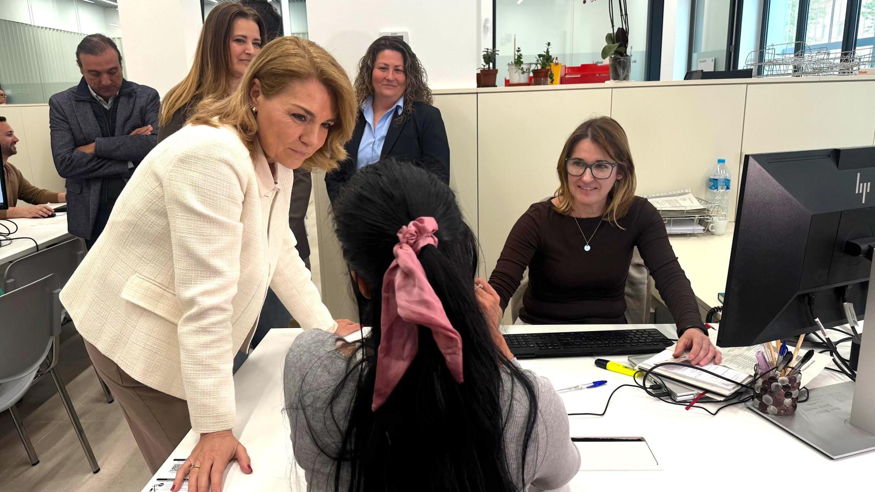 Susana Camarero, en la visita este martes a un Espai Labora.