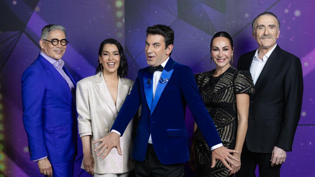 Arturo Valls y el jurado de 'Mask Singer 5'.