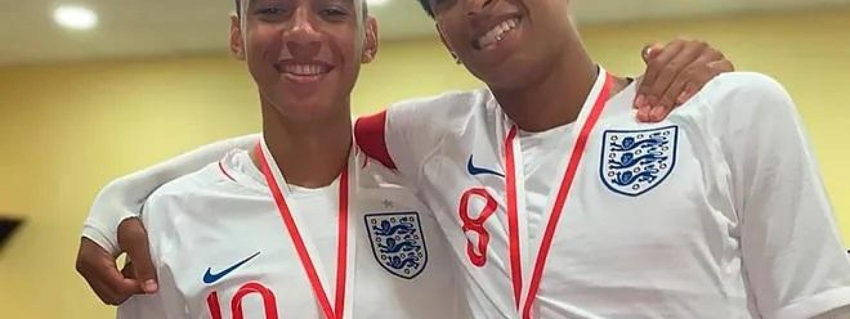 Jude Bellingham y Musiala, en las categorías inferiores de Inglaterra.