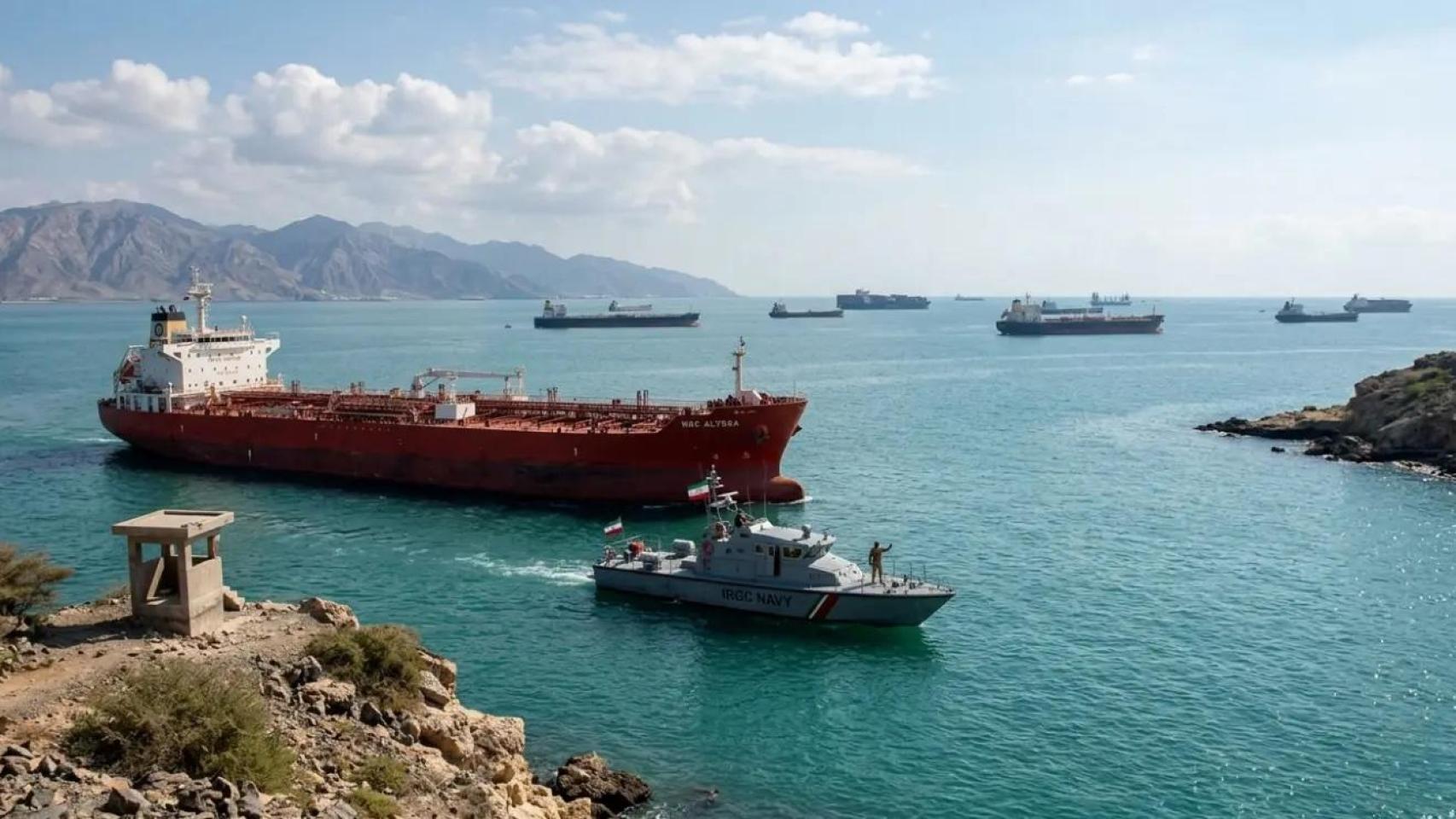 Petroleros esperando poder cruzar el estrecho de Ormuz