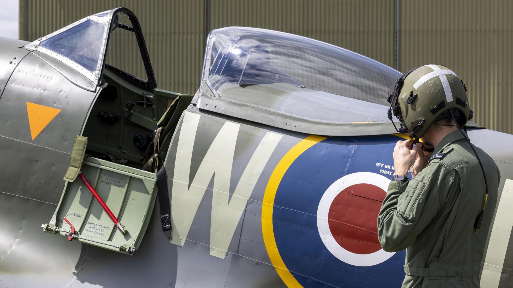 el ministro de Preparación e Industria para la Defensa, Luke Pollard, esta iniciativa es una forma de mantener viva la memoria colectiva: aseguró que los Spitfire y Hurricane “son verdaderamente icónicos”.