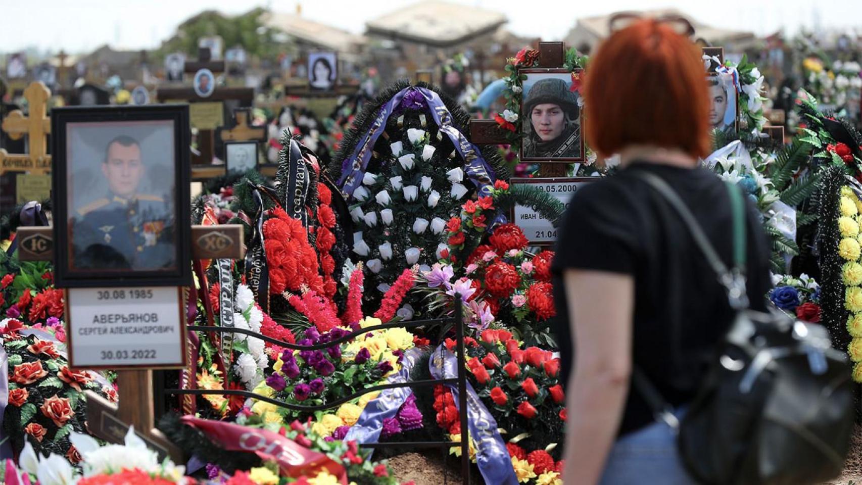 Cementerio de soldados rusos caídos en la guerra con Ucrania en Volzhsky, Volgogrado (AP / TASS)