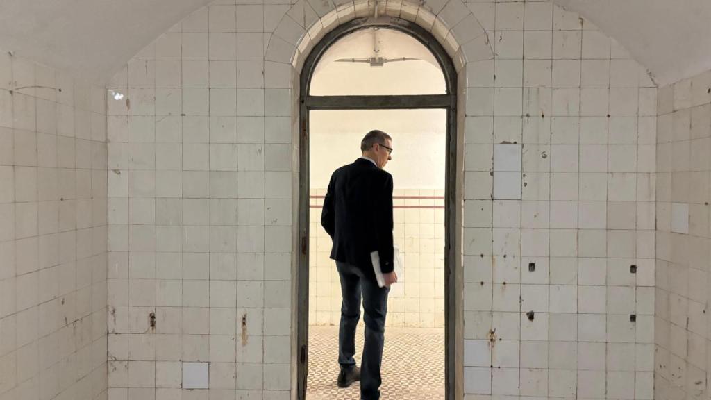 El Subdirector General de Parques y Viveros del Ayuntamientode Madrid en el búnker El Capricho