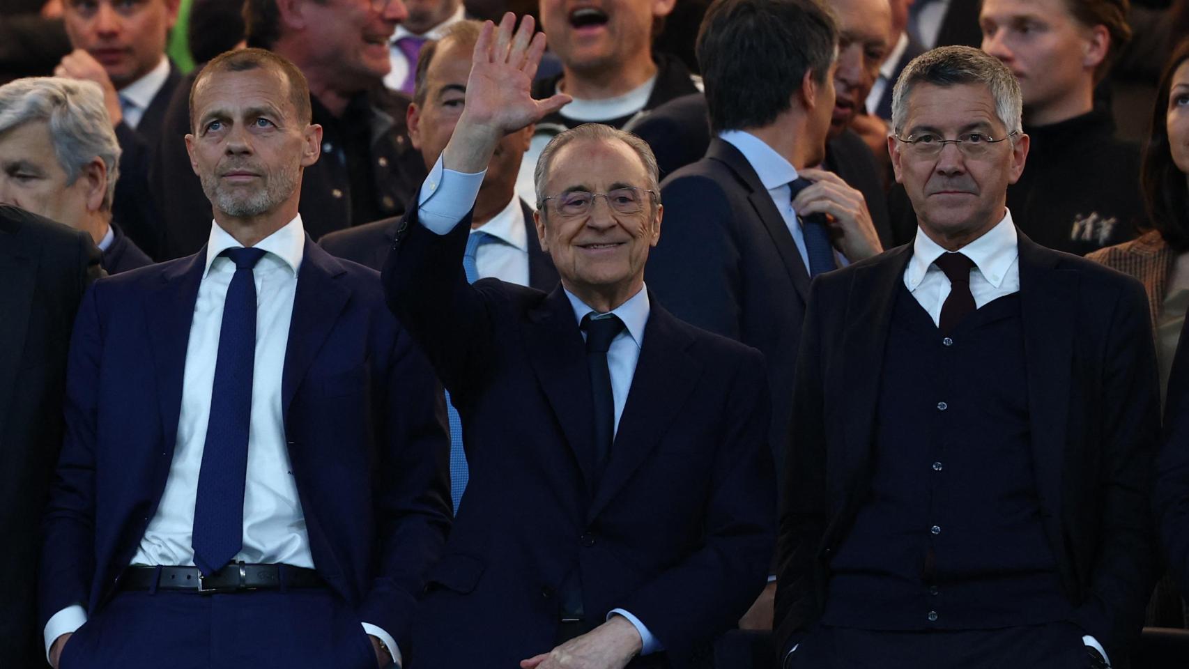 Florentino Pérez, junto a Aleksander Ceferin, juntos en el palco del Santiago Bernabéu