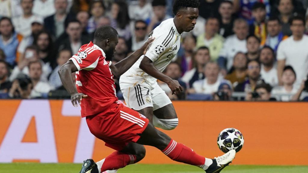 Vinicius leaves at speed in the match against Bayern.