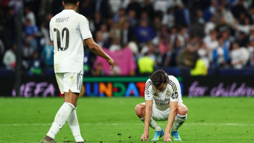 Carreras, cabizbajo en el partido ante el Bayern.