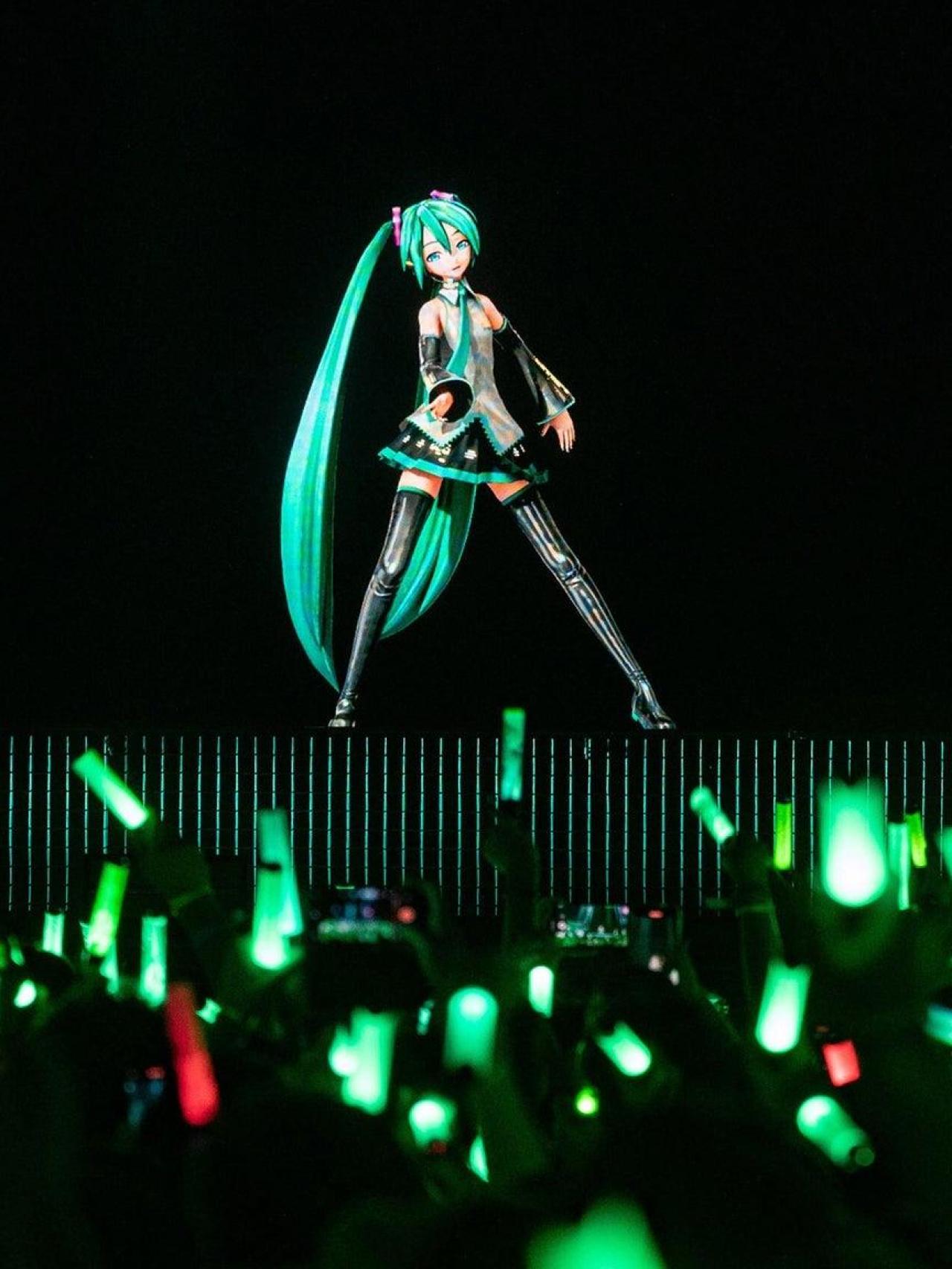 Hatsune Miku en concierto como parte de su gira Miku Expo.
