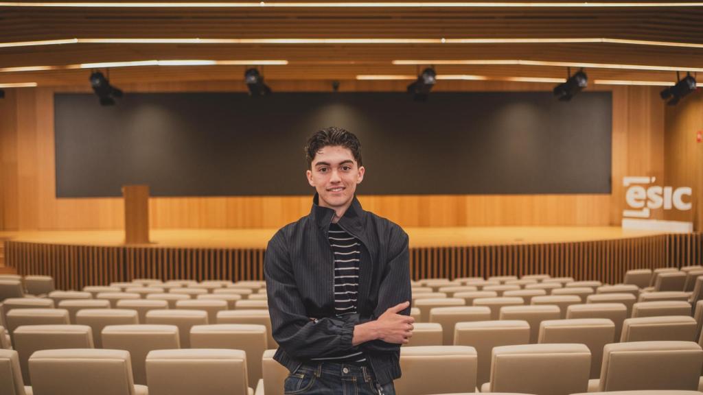 Anas en el auditorio de ESIC