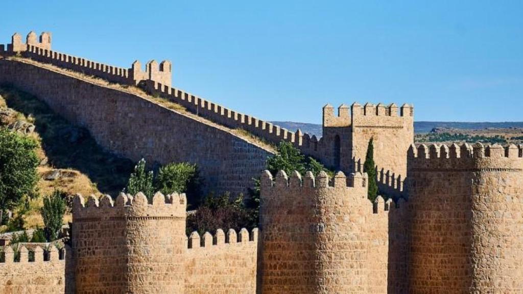 La imponente muralla de Ávila.