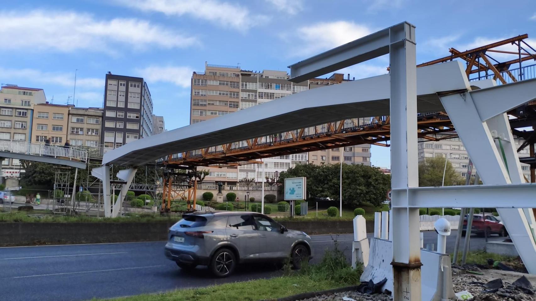 Cuenta atrás en A Coruña para la vuelta de la pasarela definitiva entre estaciones en Alfonso Molina