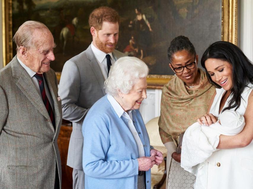 El día que Isabel II conoció al pequeño Archie.