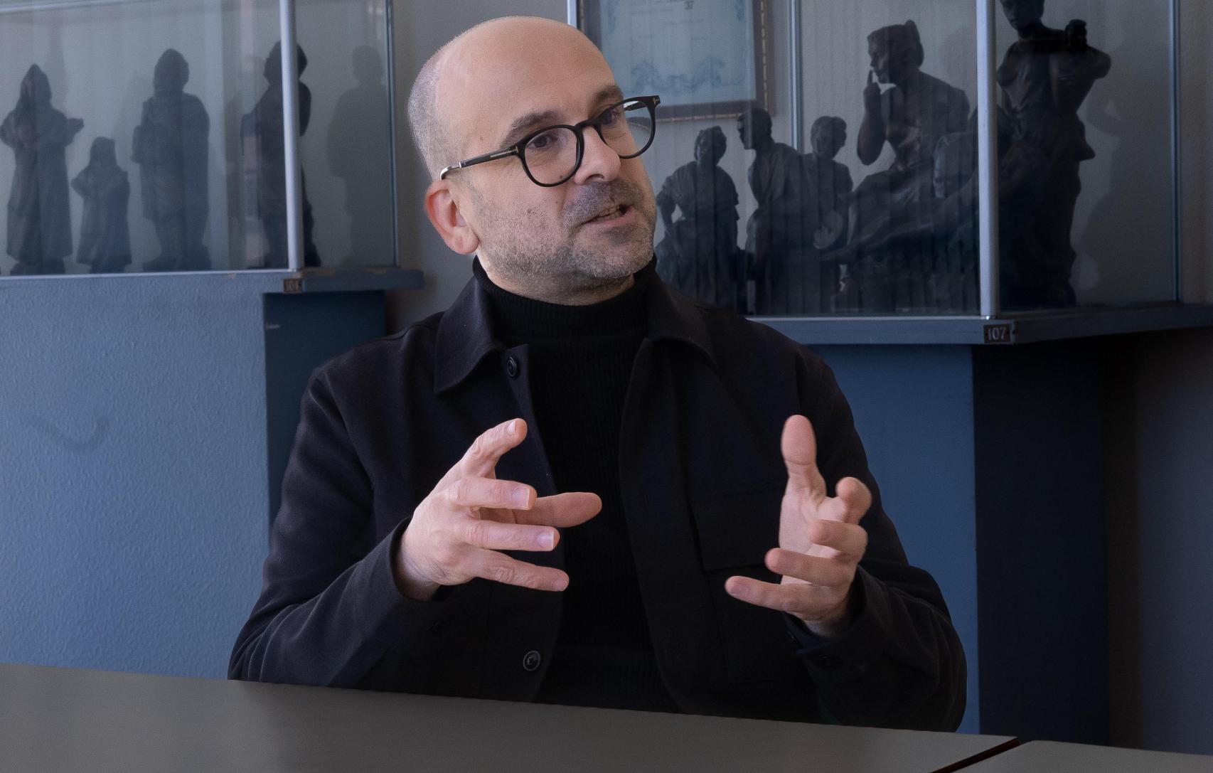 El maestro mayor del Gremio de Artistas, durante la entrevista a EL ESPAÑOL.