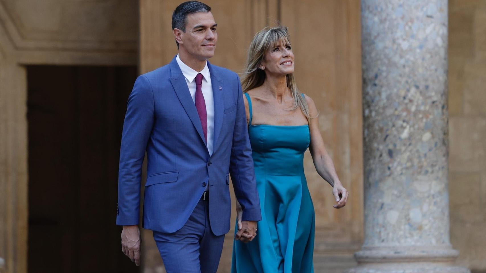 Pedro Sánchez y Begoña Gómez, durante un acto oficial.