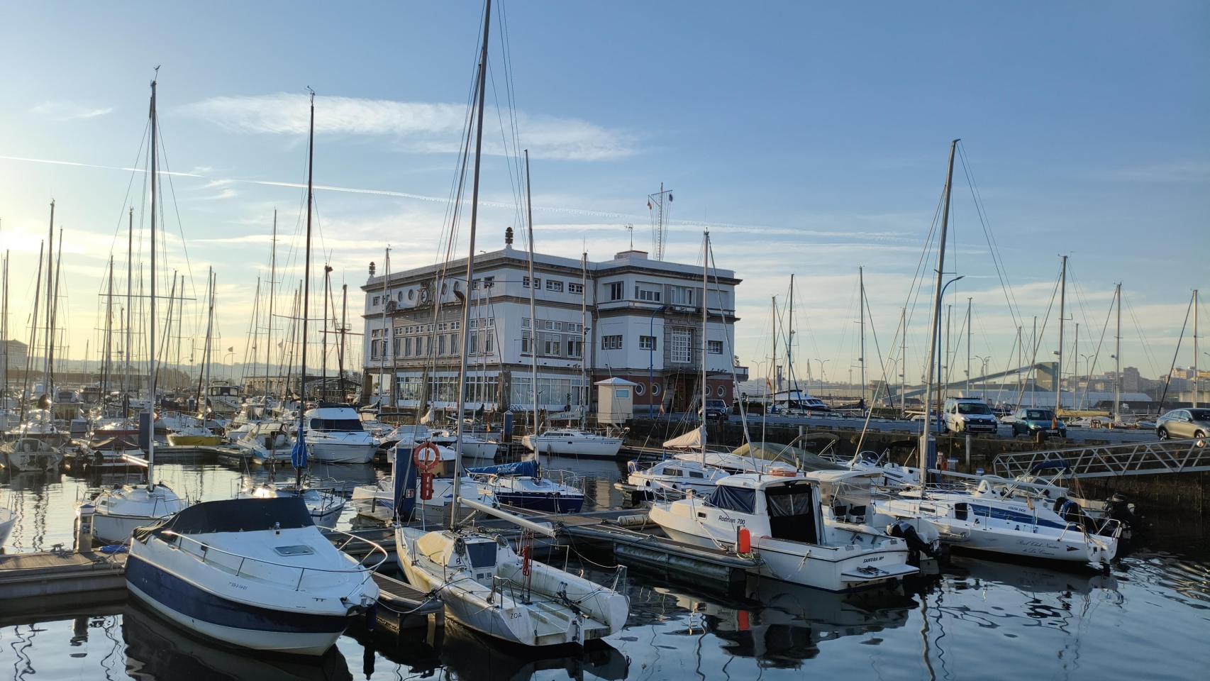 La alcaldesa de A Coruña descarta más seguridad en la dársena: No vamos a vallar el Puerto
