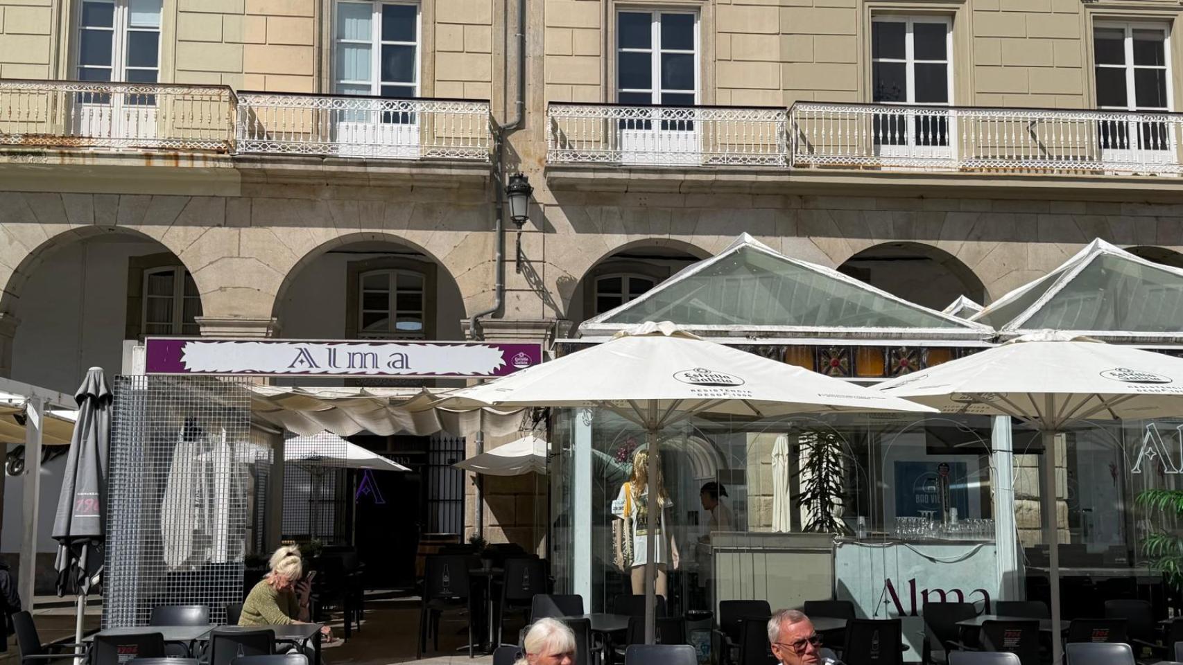 El exterior del restaurante Alma, ubicado en María Pita