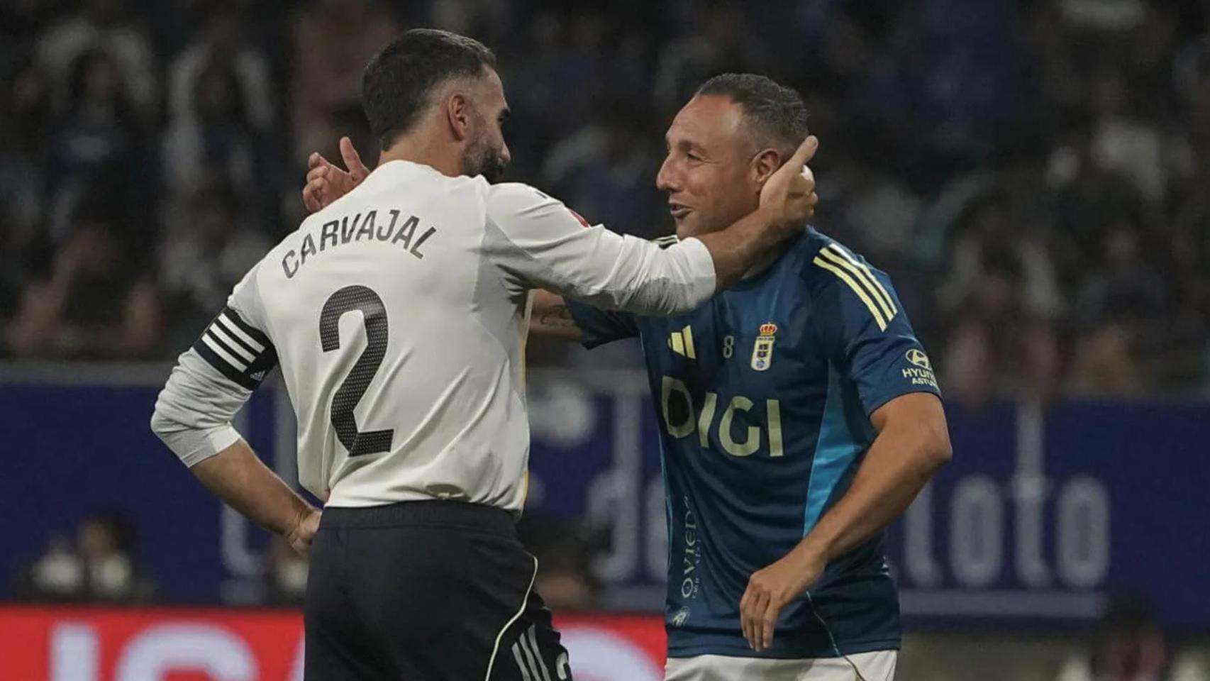 Dani Carvajal y Santi Cazorla, durante un partido de Liga