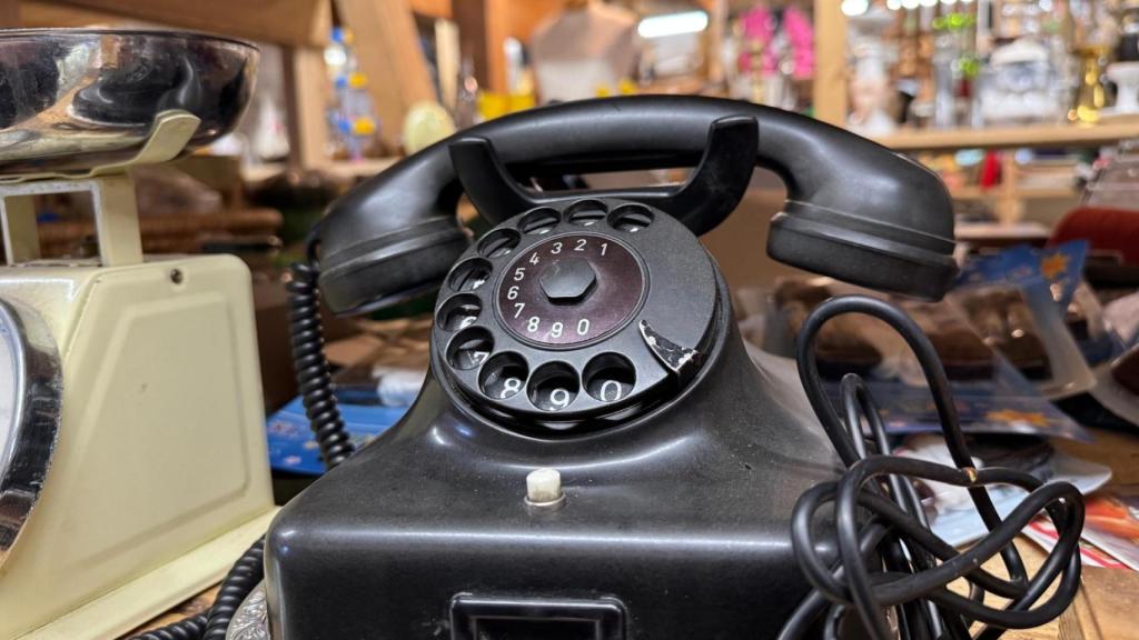 Un teléfono antiguo