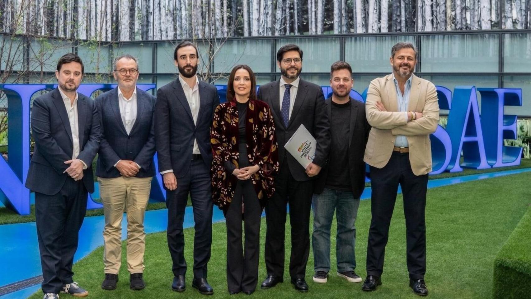 Miembros del jurado de los Premios Nacionales de FP organizados por Universae y El Español. De izquierda a derecha: Arturo Criado, Eduardo Nolla, Daniel Muñoz, Cruz Sánchez de Lara, Alejandro Merino, Rubén Benet y Antonio Cánovas.